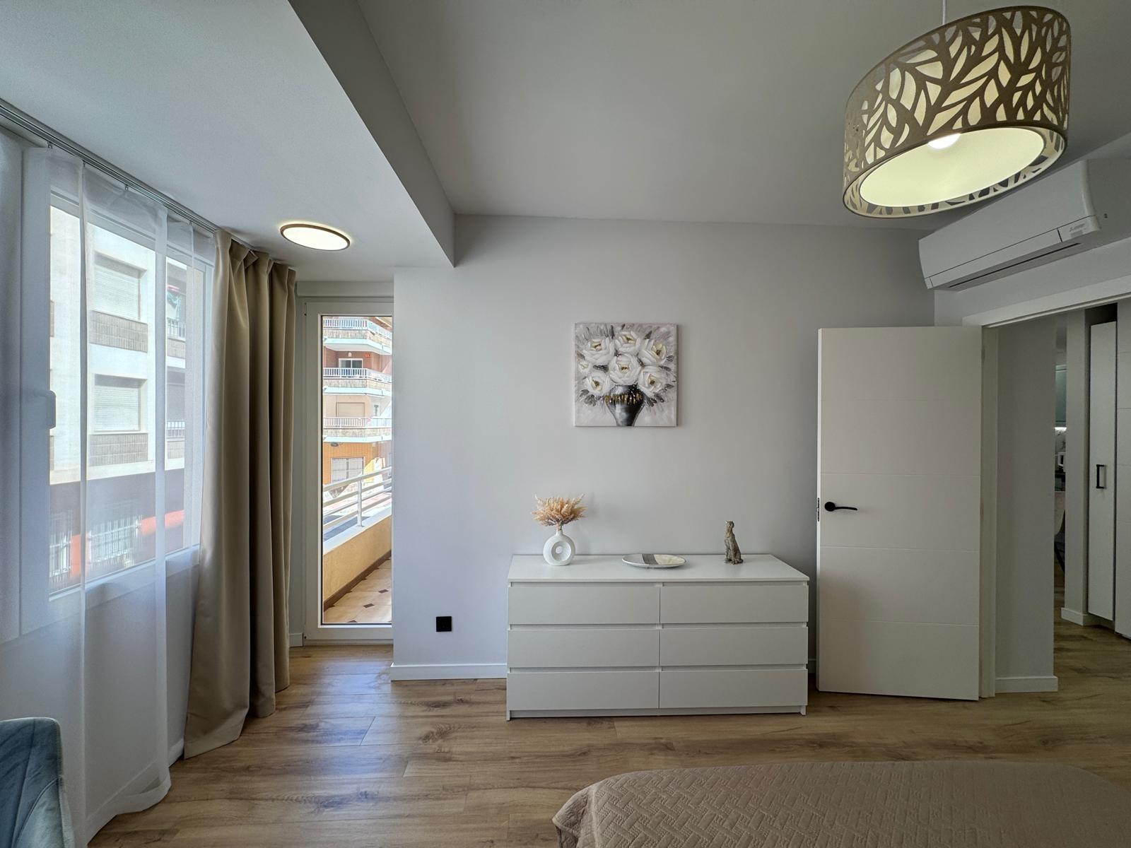 Apartamento en Torrevieja, Alicante, España 3 dormitorios, 100 m2 No. 189845