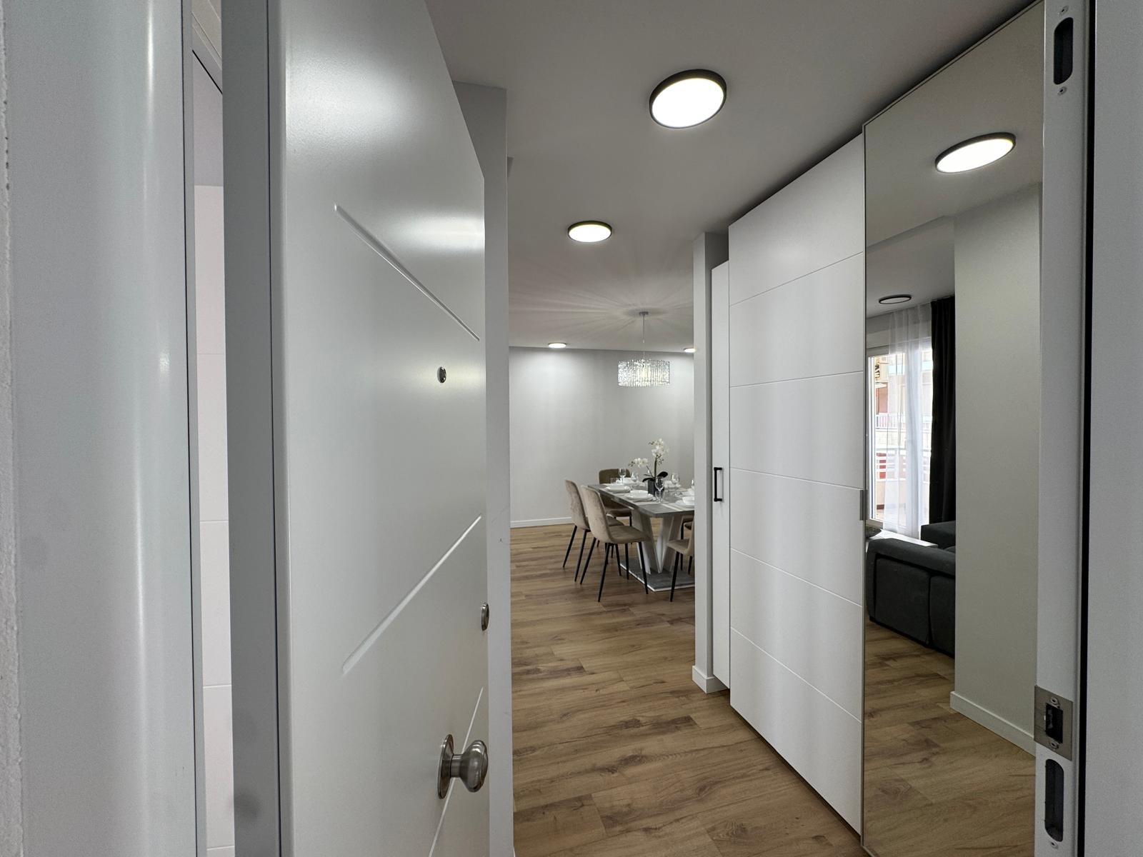 Apartamento en Torrevieja, Alicante, España 3 dormitorios, 100 m2 No. 189845