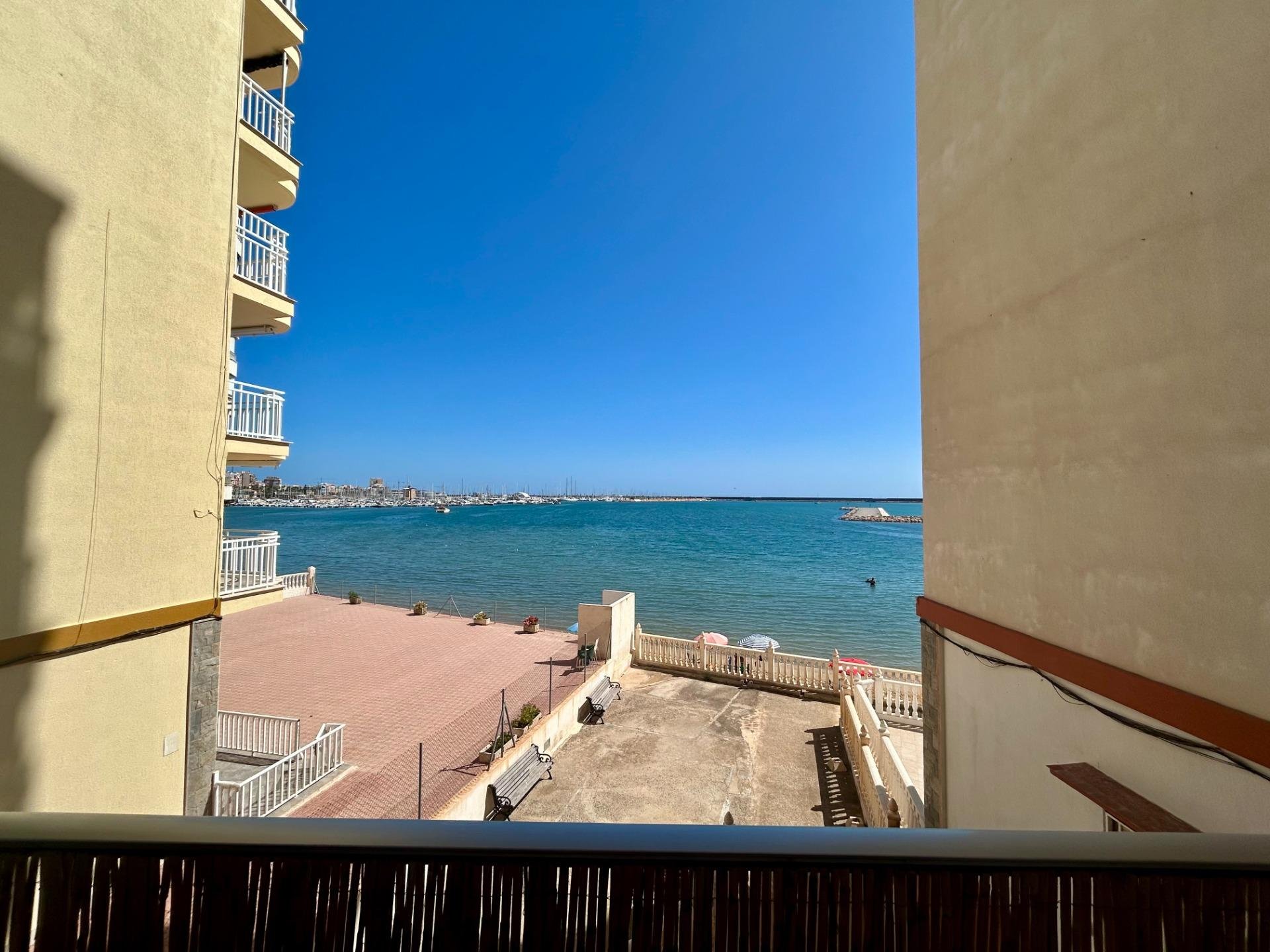 Appartamento a Torrevieja, Alicante, Spagna 2 camere da letto, 77 mq. N° 189846