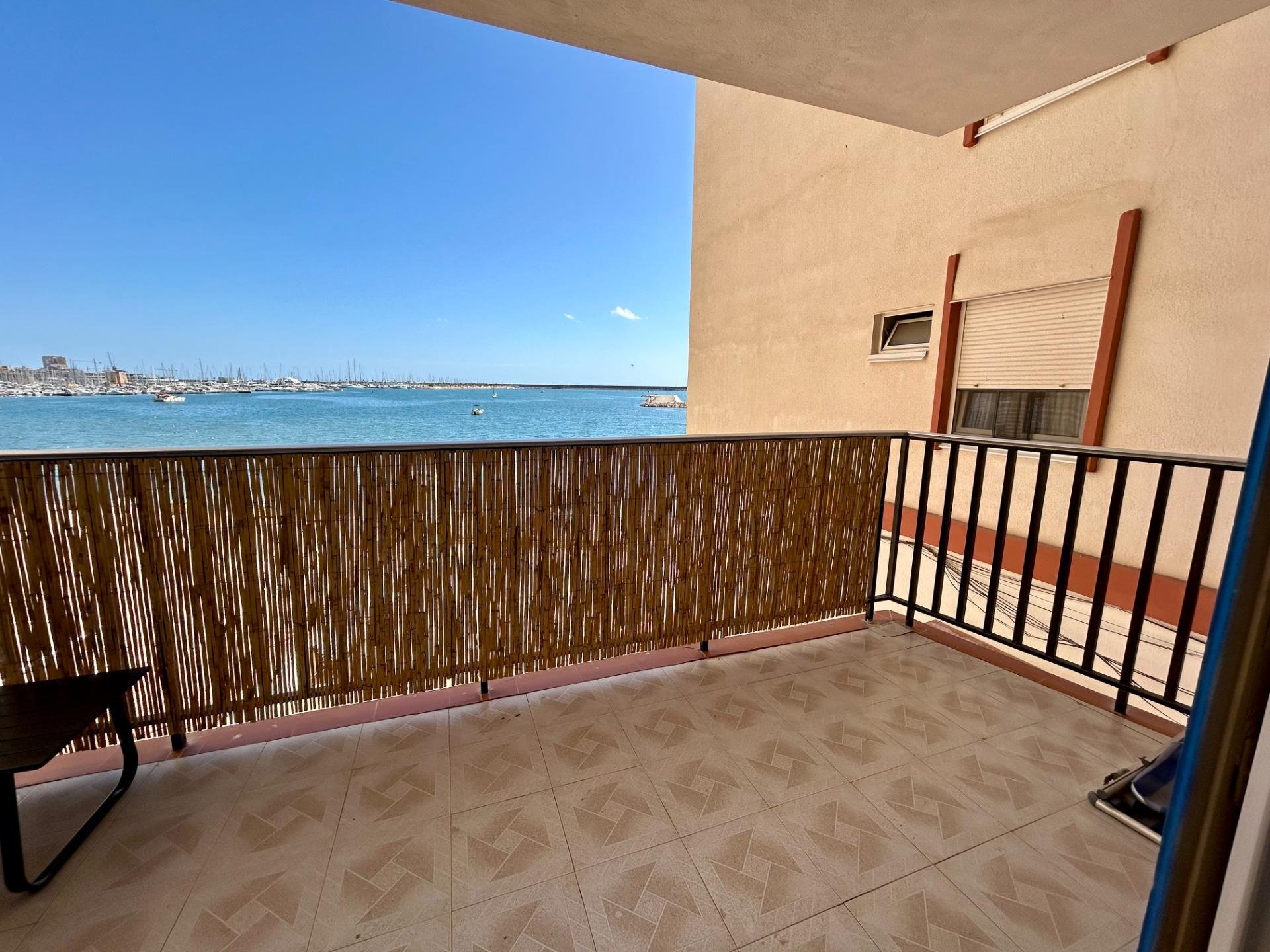 Appartamento a Torrevieja, Alicante, Spagna 2 camere da letto, 77 mq. N° 189846