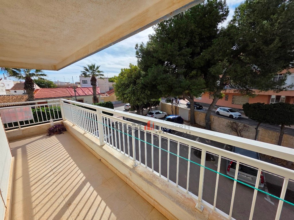 Apartment in Los Alcazares, Murcia, Spain 3 bedrooms,  No. 184541