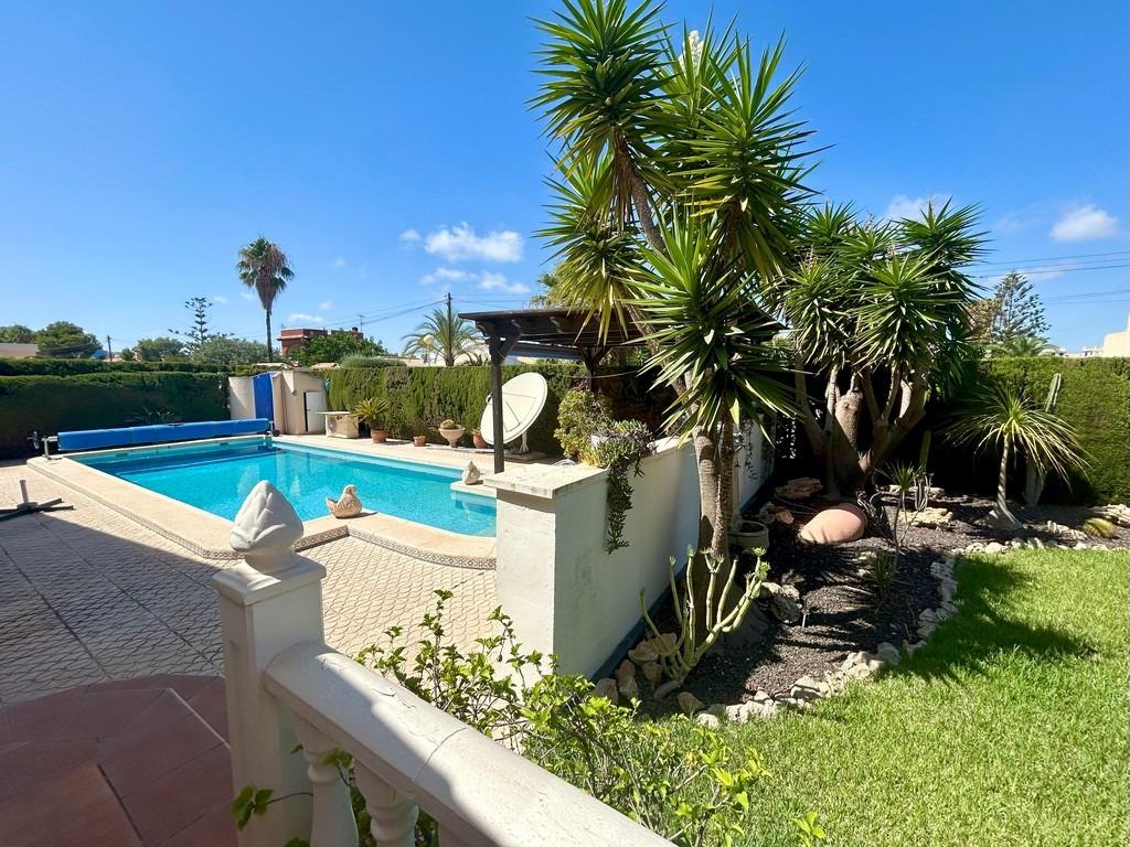 Villa i Cabo Roig, Alicante, Spanien 3 sovrum, 141 kvm. Nr. 137897