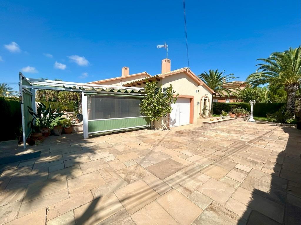 Villa i Cabo Roig, Alicante, Spanien 3 sovrum, 141 kvm. Nr. 137897