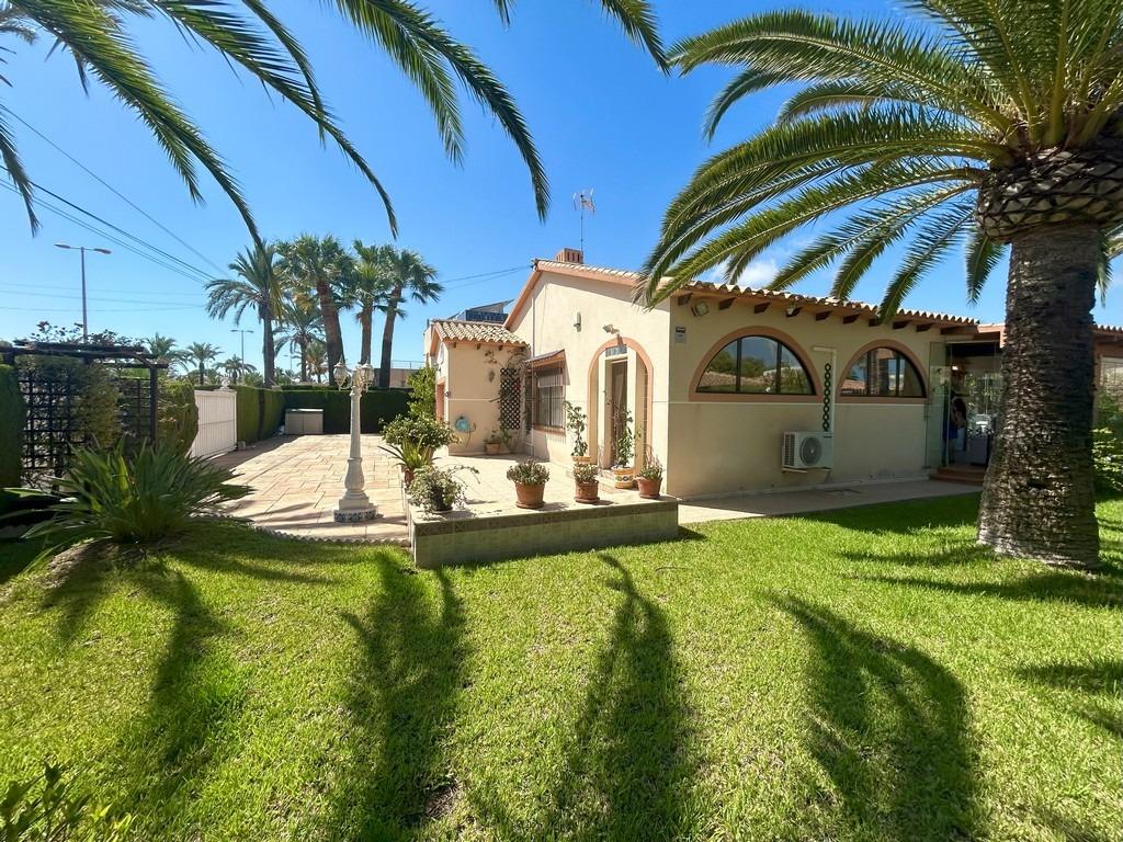 Villa i Cabo Roig, Alicante, Spanien 3 sovrum, 141 kvm. Nr. 137897