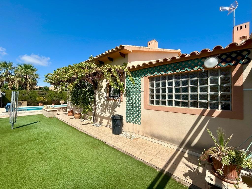 Villa i Cabo Roig, Alicante, Spanien 3 sovrum, 141 kvm. Nr. 137897
