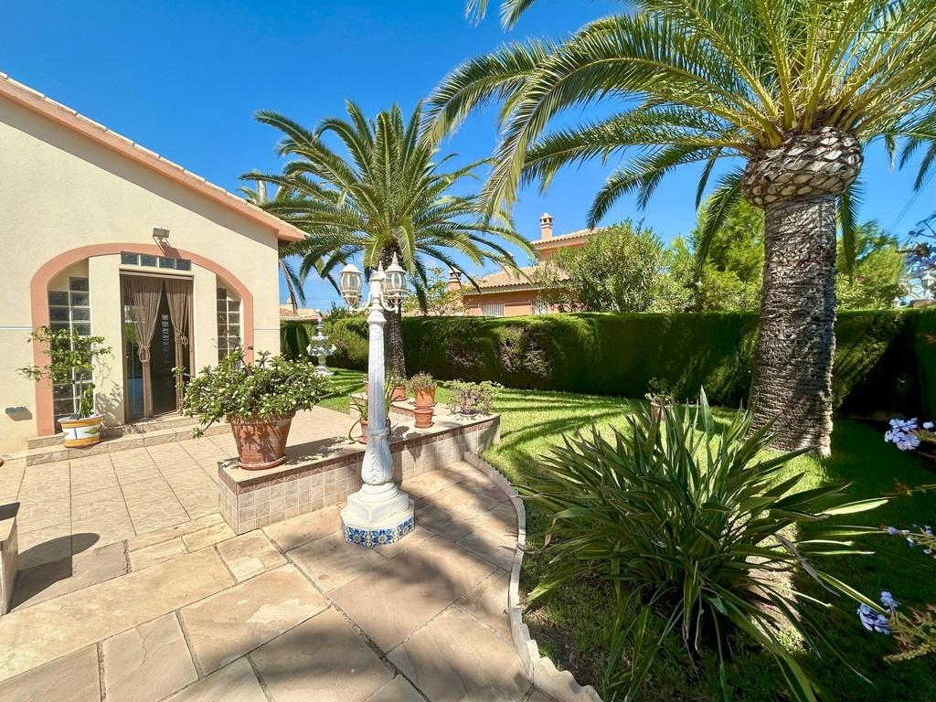 Villa i Cabo Roig, Alicante, Spanien 3 sovrum, 141 kvm. Nr. 137897