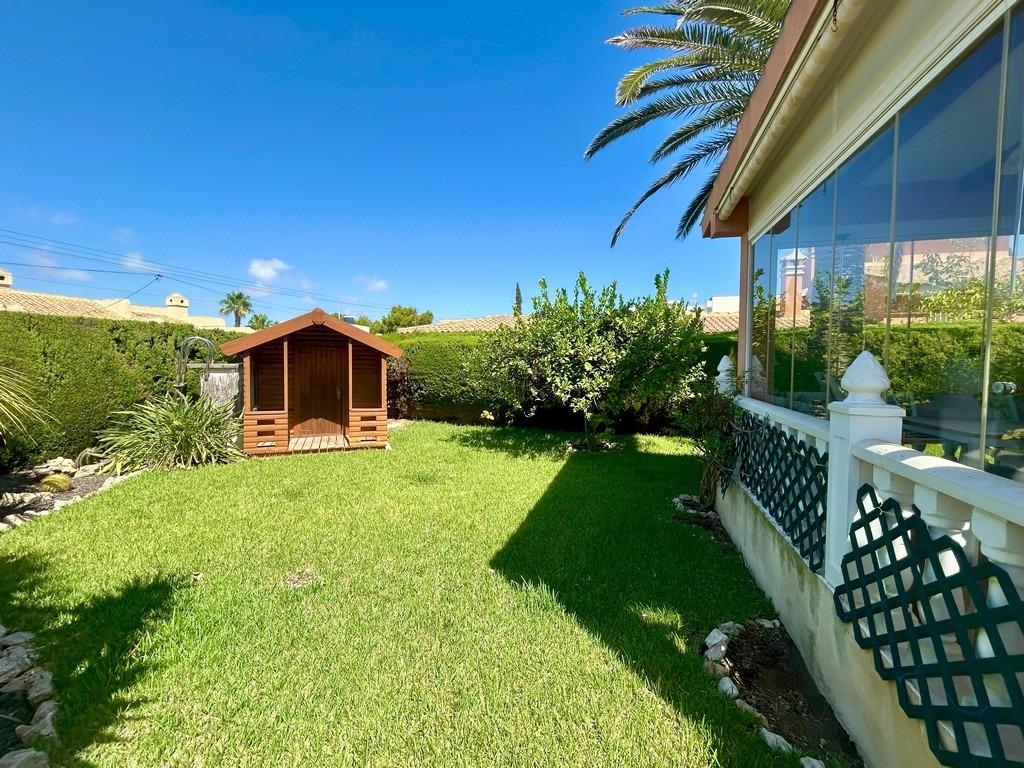 Villa i Cabo Roig, Alicante, Spanien 3 sovrum, 141 kvm. Nr. 137897