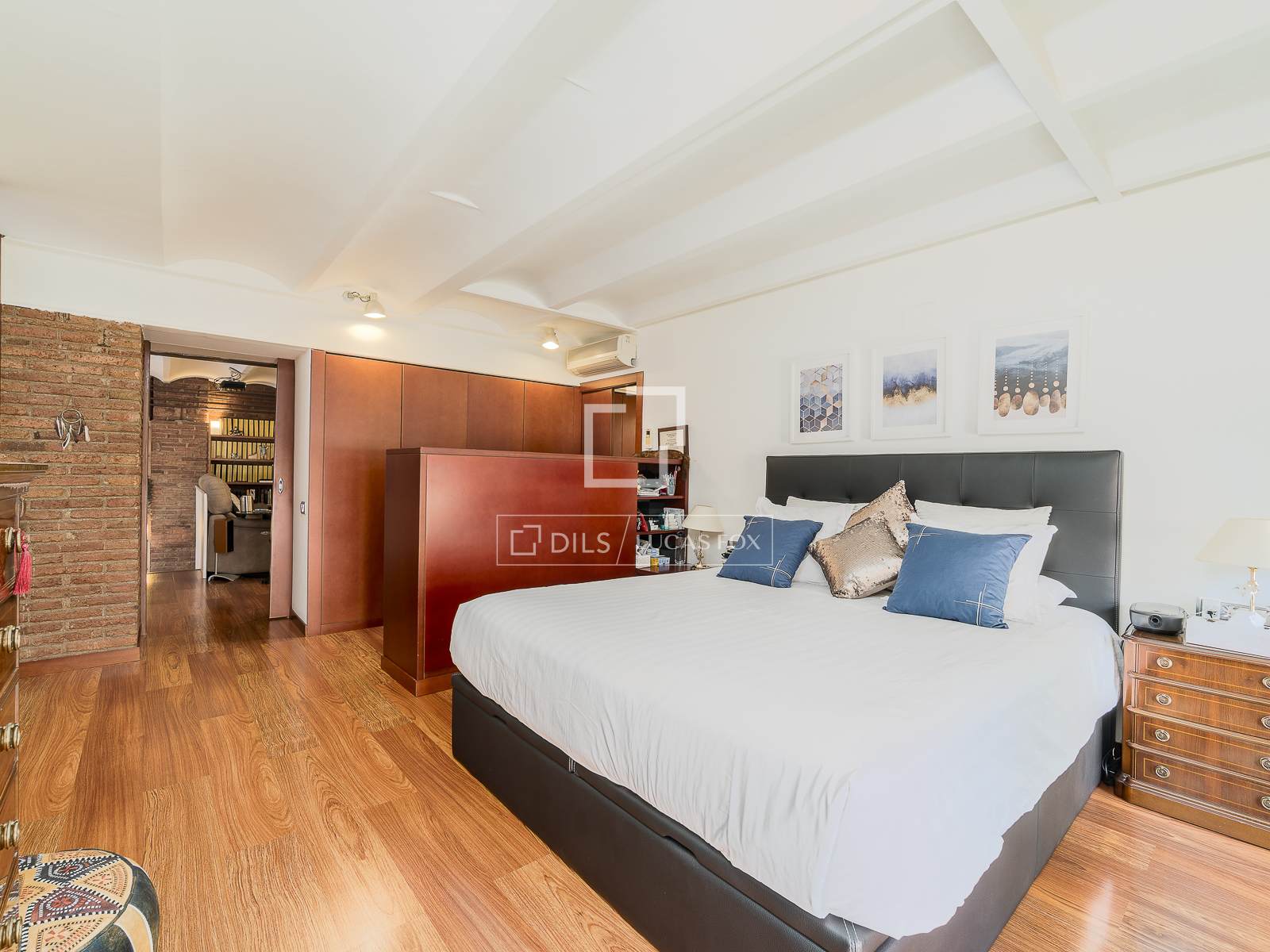 Apartamento en Barcelona, España 6 dormitorios, 406 m2 No. 160827