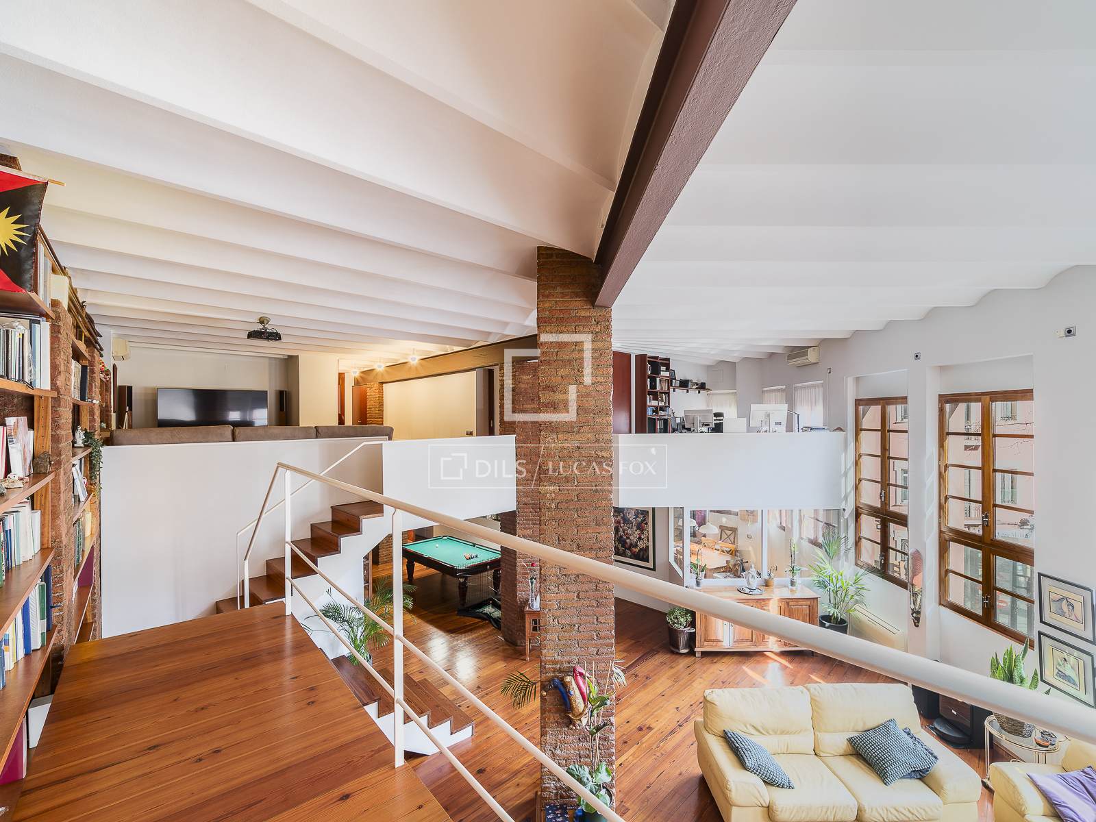 Apartamento en Barcelona, España 6 dormitorios, 406 m2 No. 160827