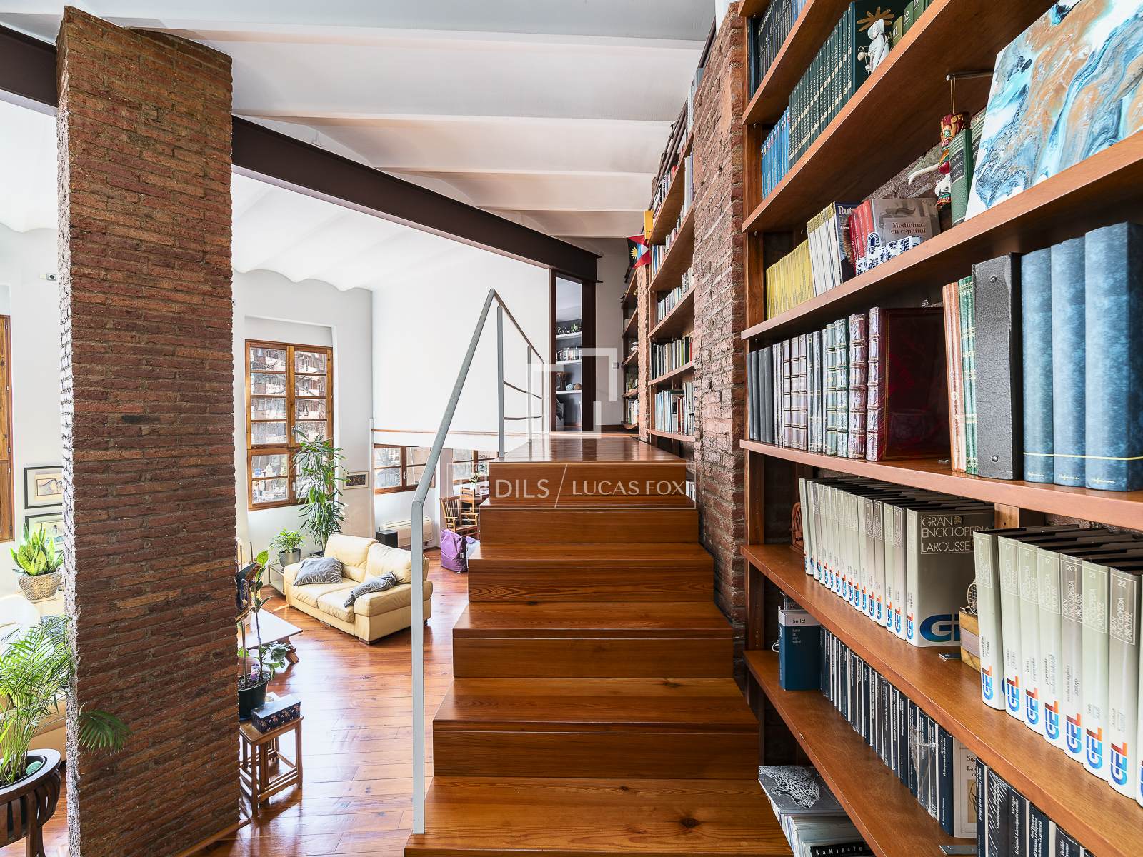 Apartamento en Barcelona, España 6 dormitorios, 406 m2 No. 160827