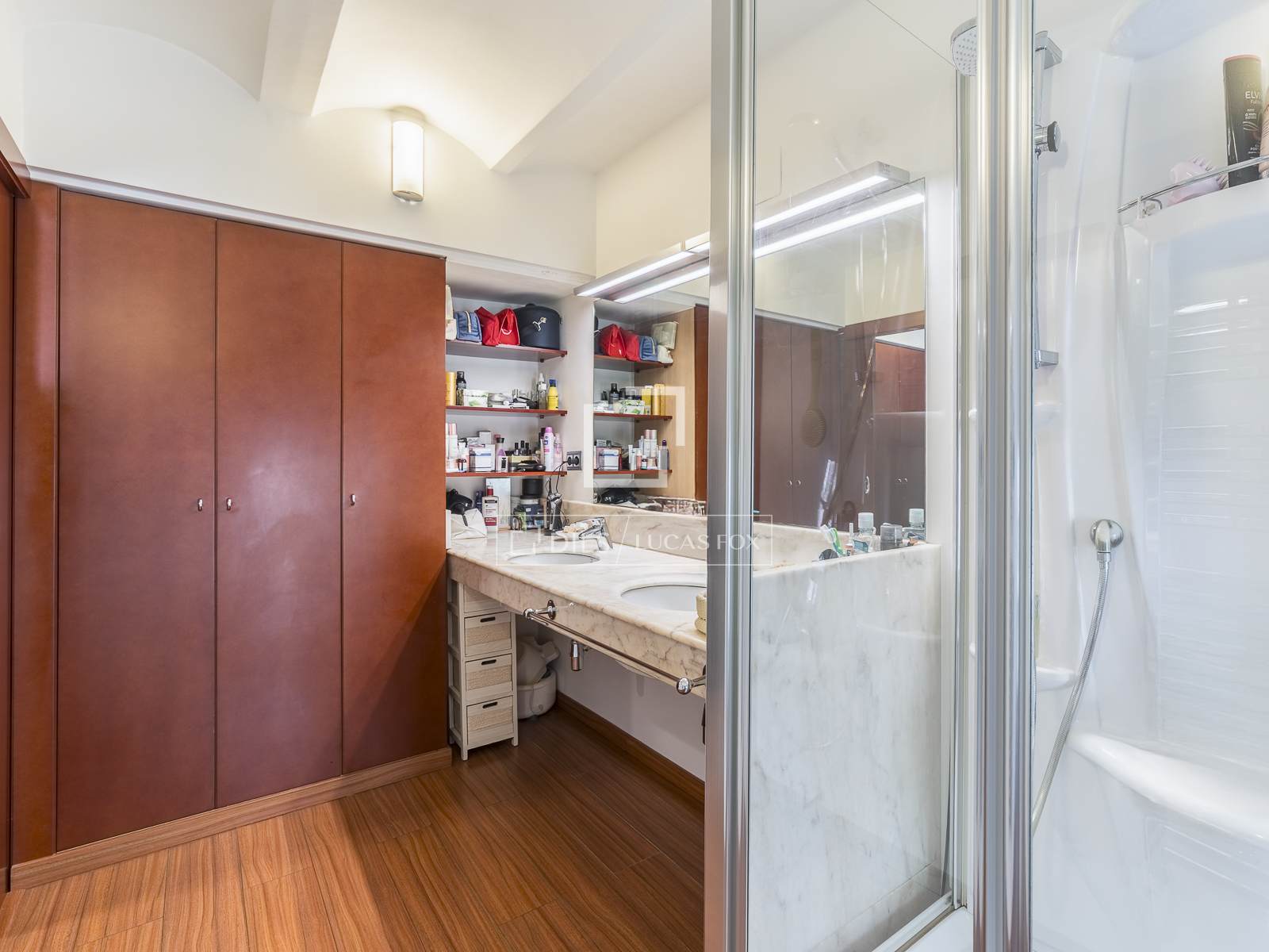 Apartamento en Barcelona, España 6 dormitorios, 406 m2 No. 160827