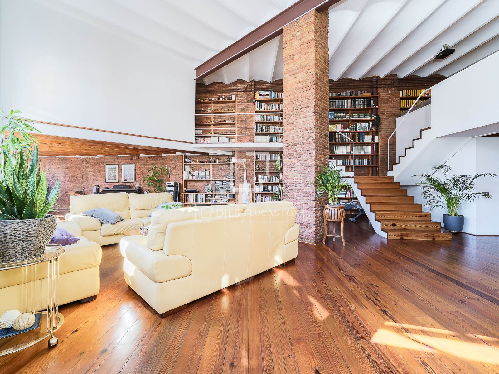 Apartamento en Barcelona, España 6 dormitorios, 406 m2 No. 160827