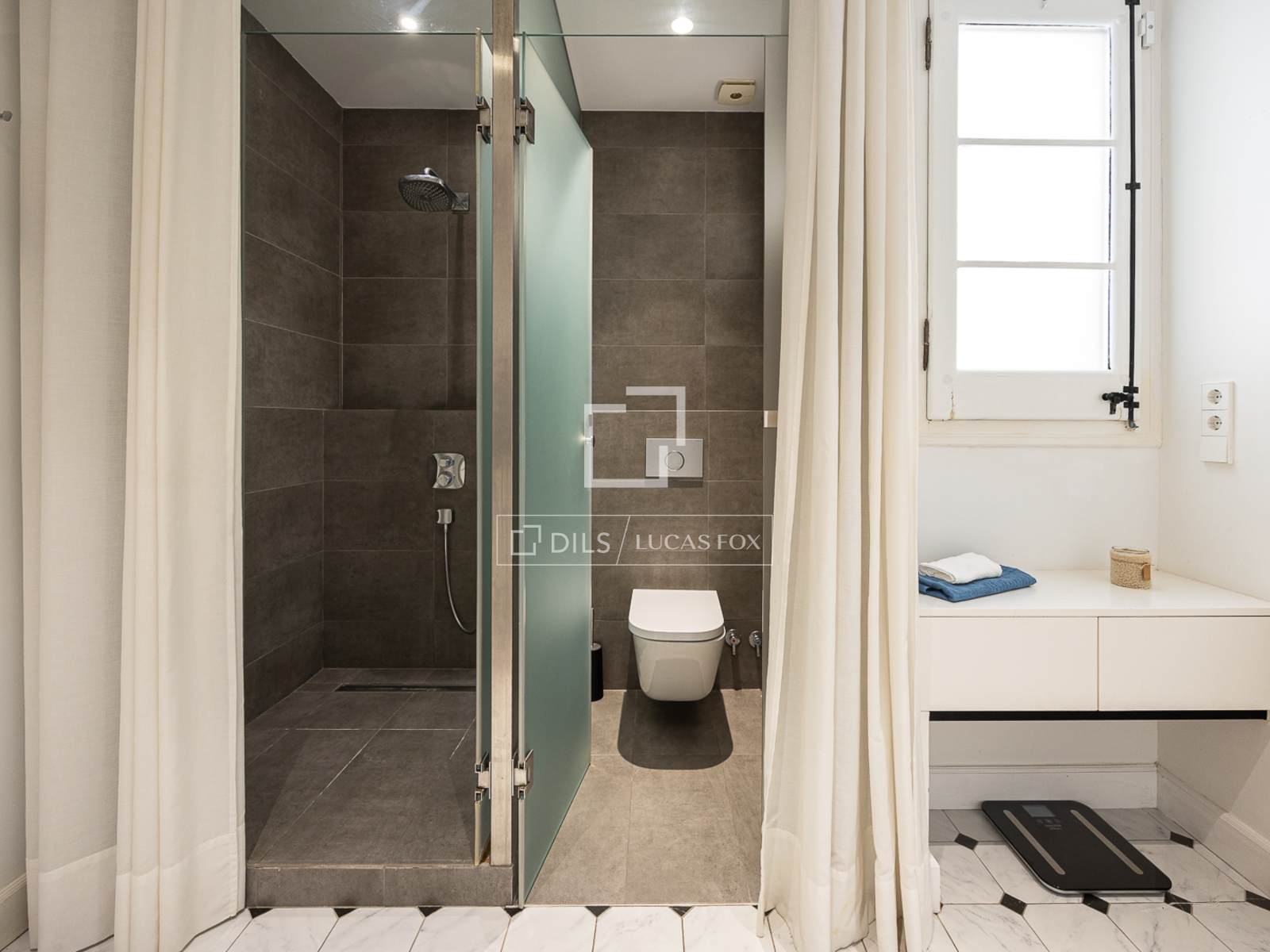 Apartment in Barcelona, Spain 3 bedrooms, 134 sq.m. No. 160830