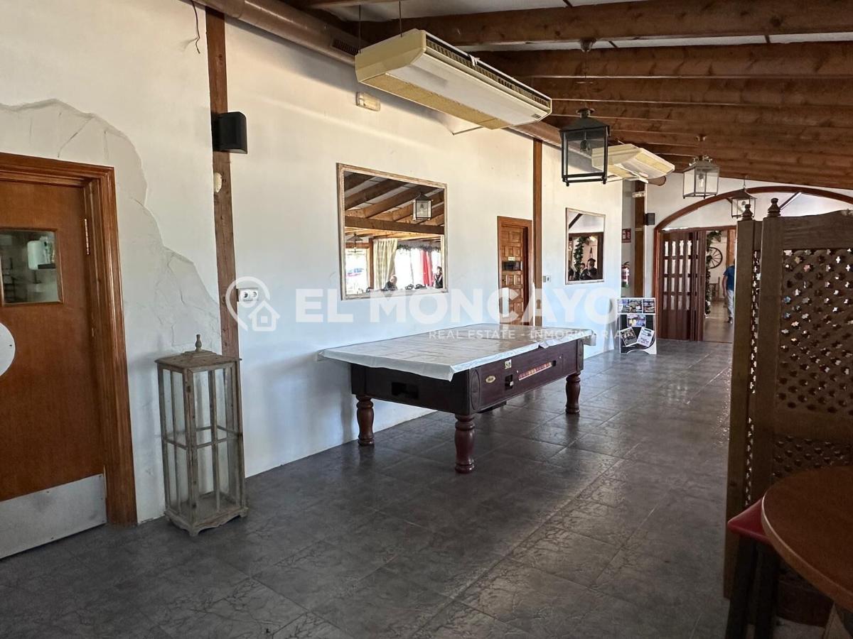 Commercial property in Guardamar del Segura, Alicante, Spain No. 149076