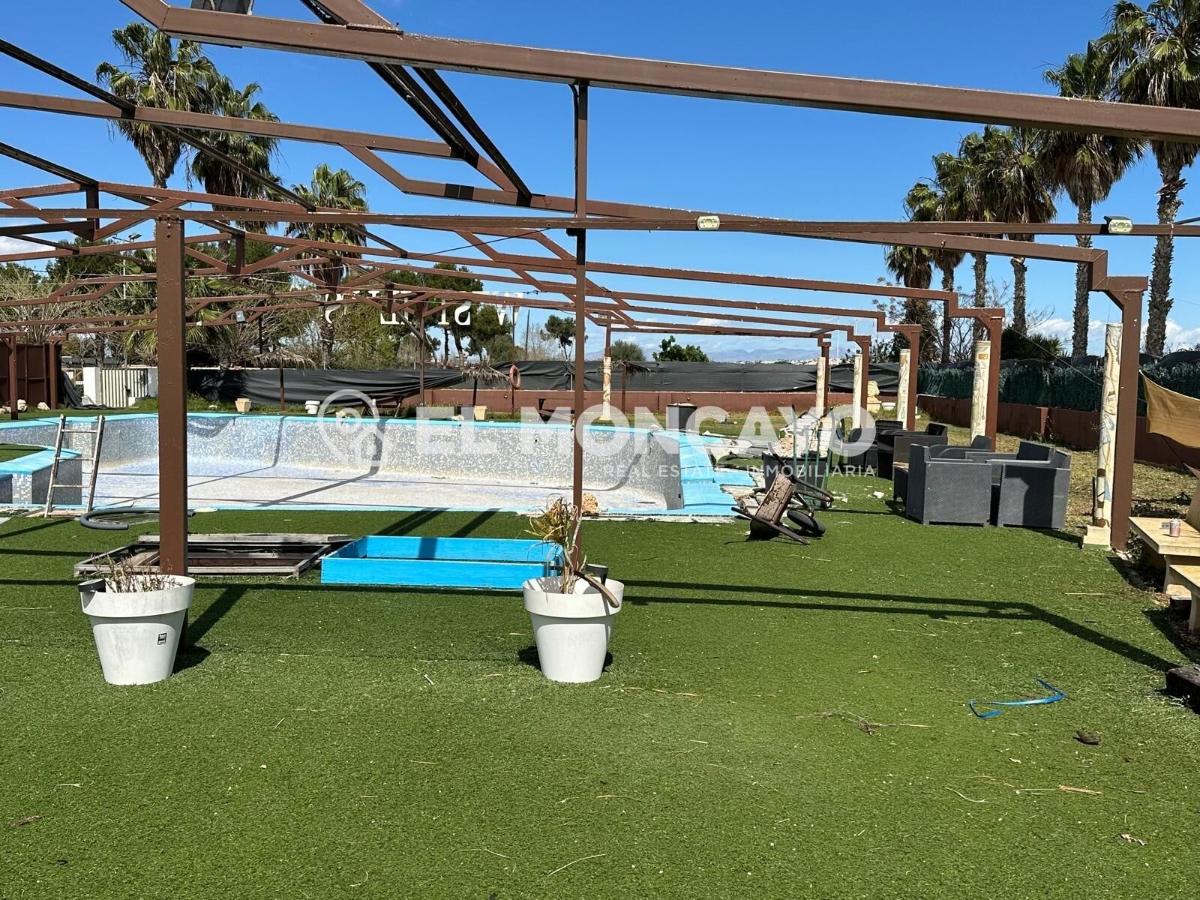 Commercial property in Guardamar del Segura, Alicante, Spain No. 149076