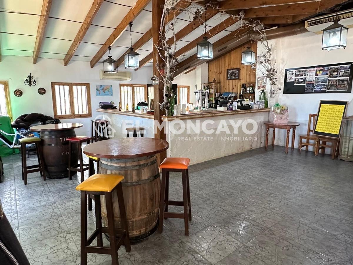 Commercial property in Guardamar del Segura, Alicante, Spain No. 149076