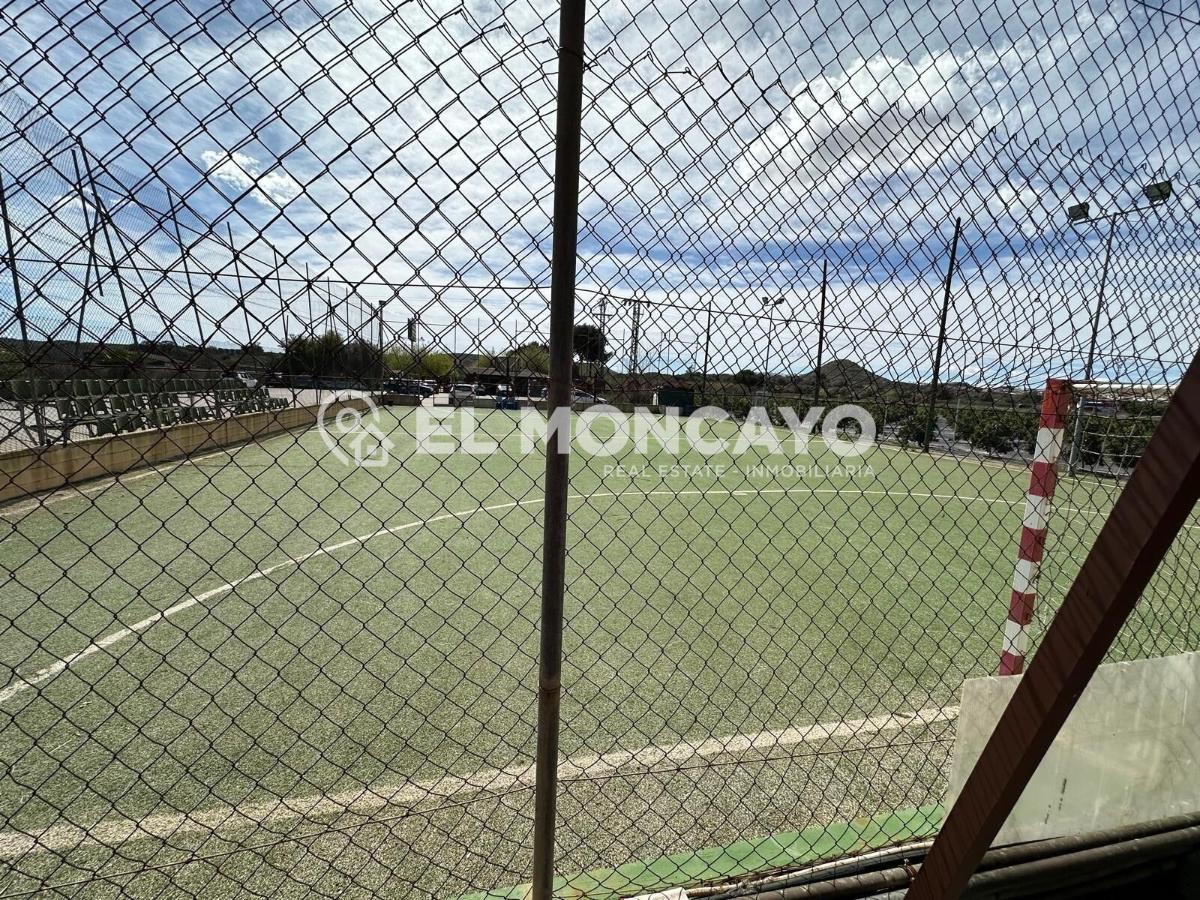 Commercial property in Guardamar del Segura, Alicante, Spain No. 149076