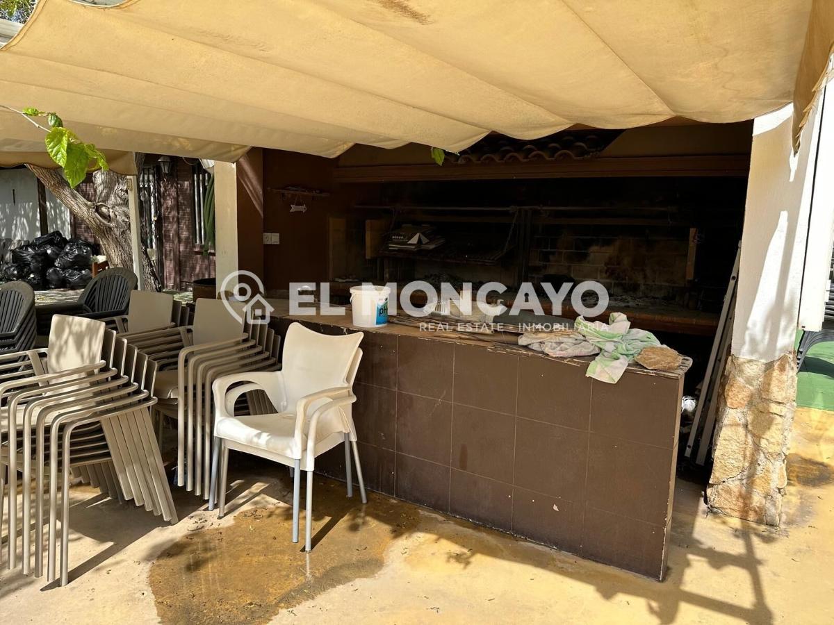 Commercial property in Guardamar del Segura, Alicante, Spain No. 149076