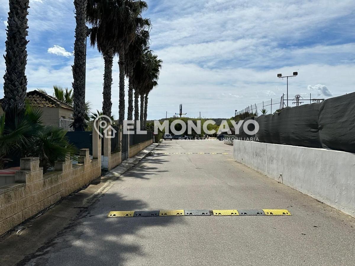 Commercial property in Guardamar del Segura, Alicante, Spain No. 149076