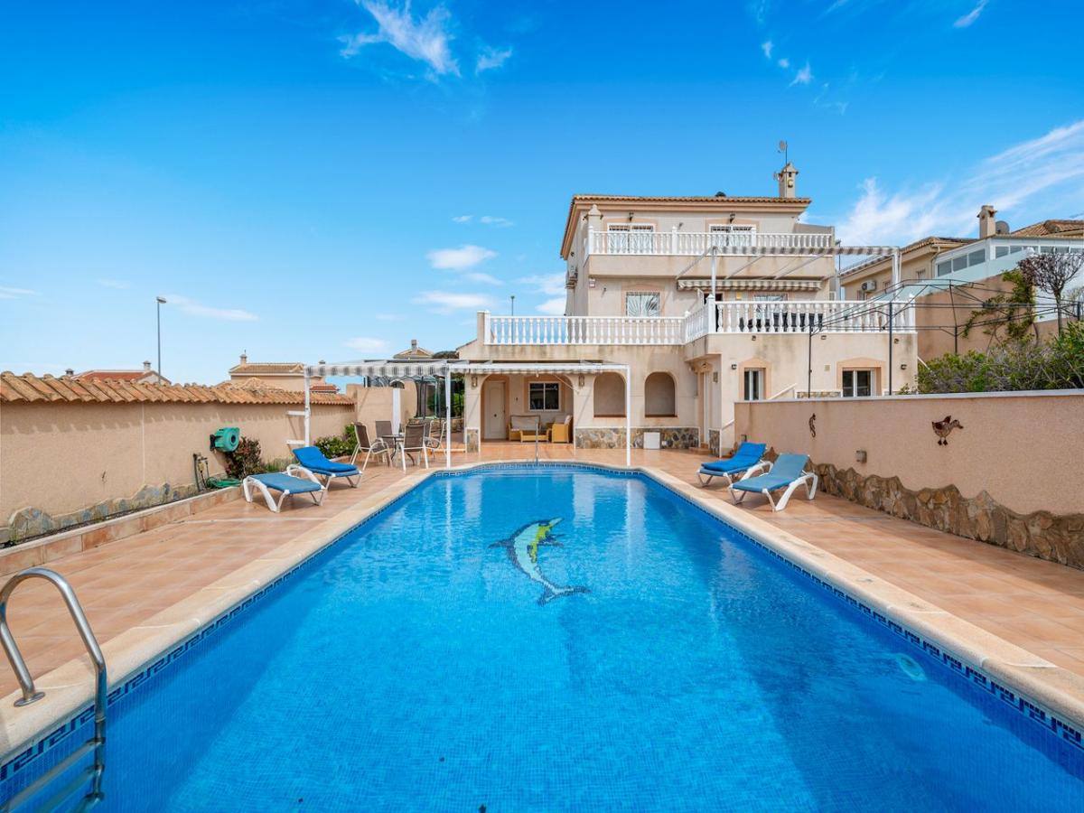 Villa a Rojales, Alicante, Spagna 3 camere da letto, 215 mq. N° 149080