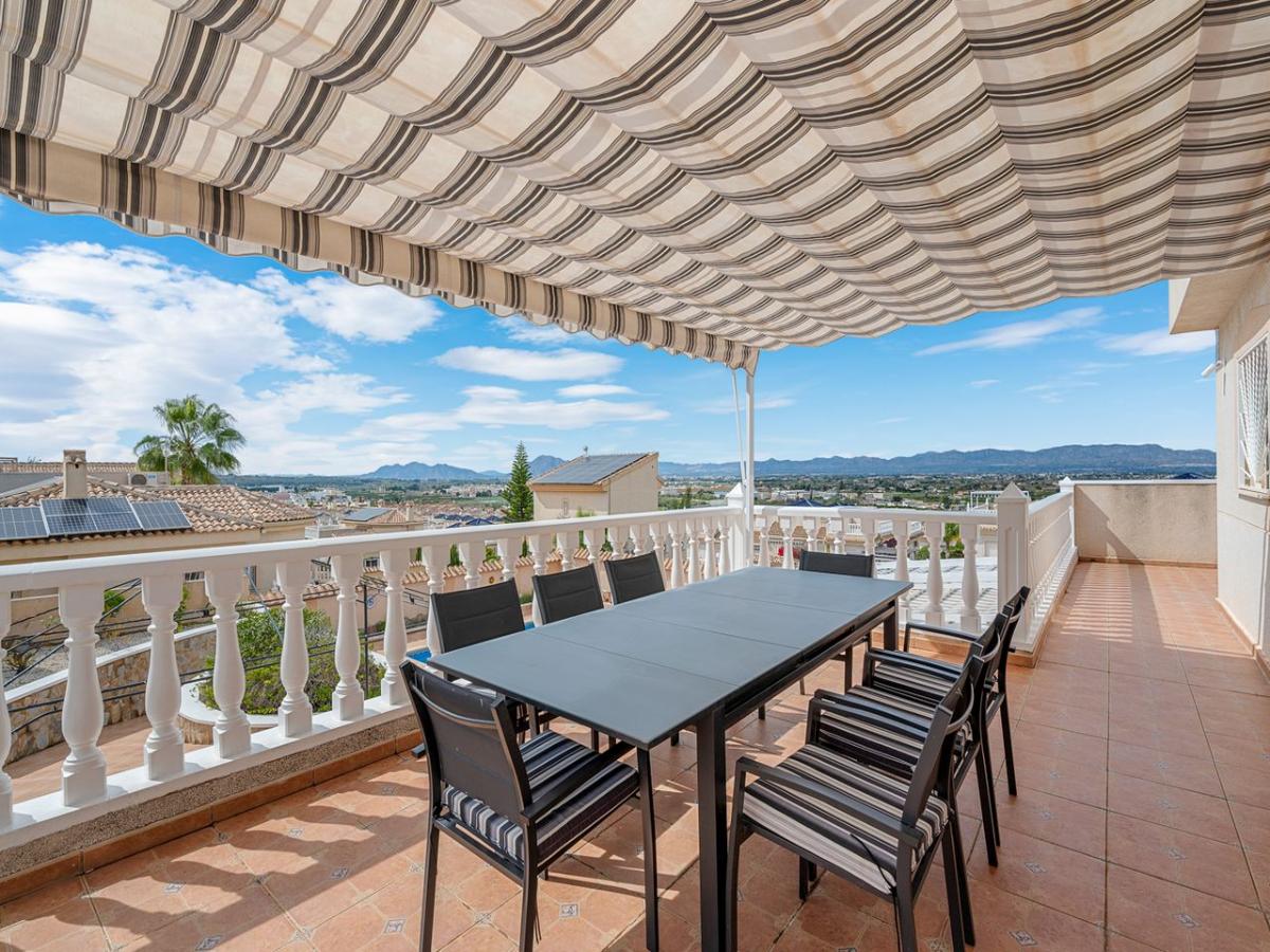 Villa a Rojales, Alicante, Spagna 3 camere da letto, 215 mq. N° 149080