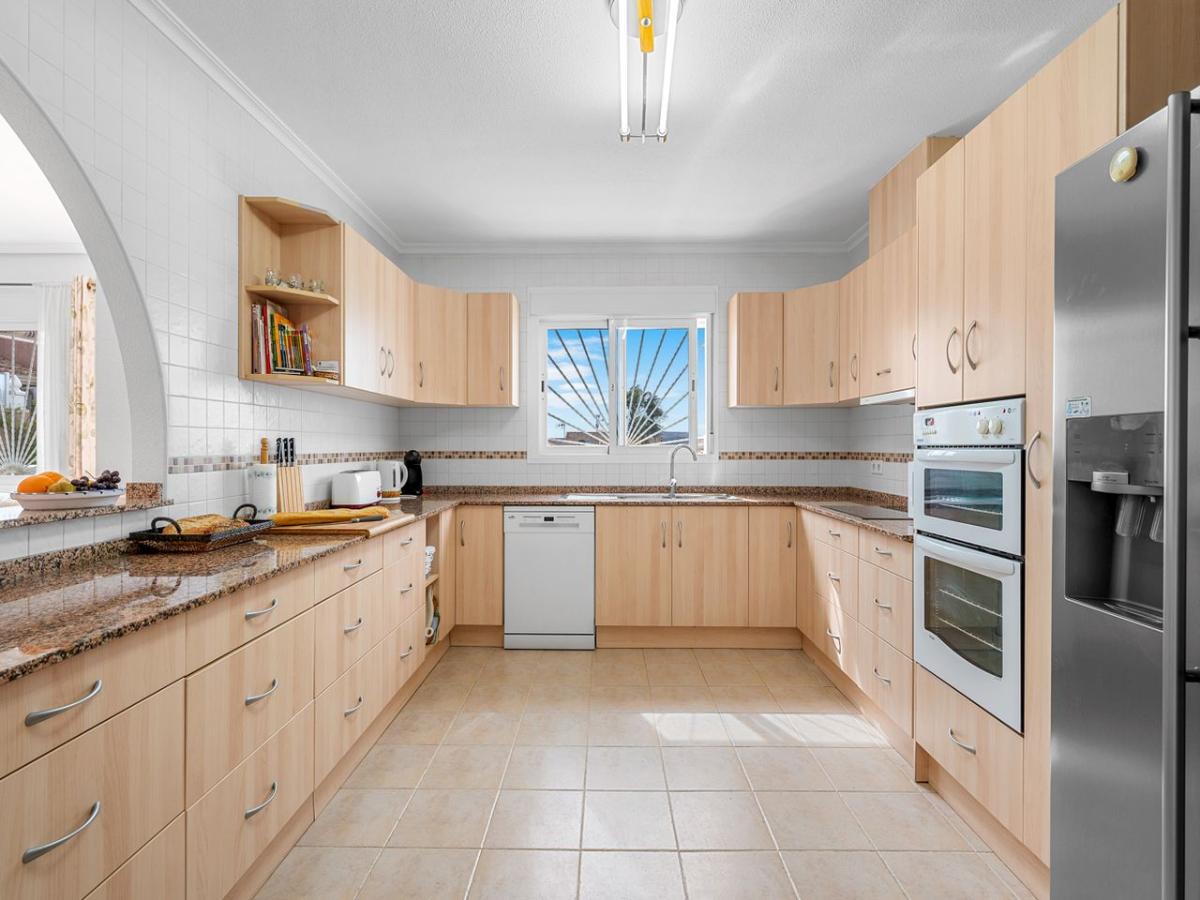 Villa a Rojales, Alicante, Spagna 3 camere da letto, 215 mq. N° 149080