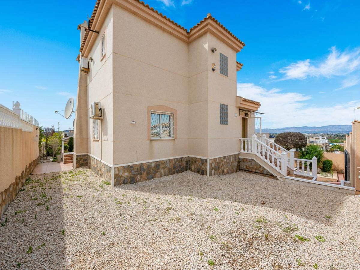Villa a Rojales, Alicante, Spagna 3 camere da letto, 215 mq. N° 149080