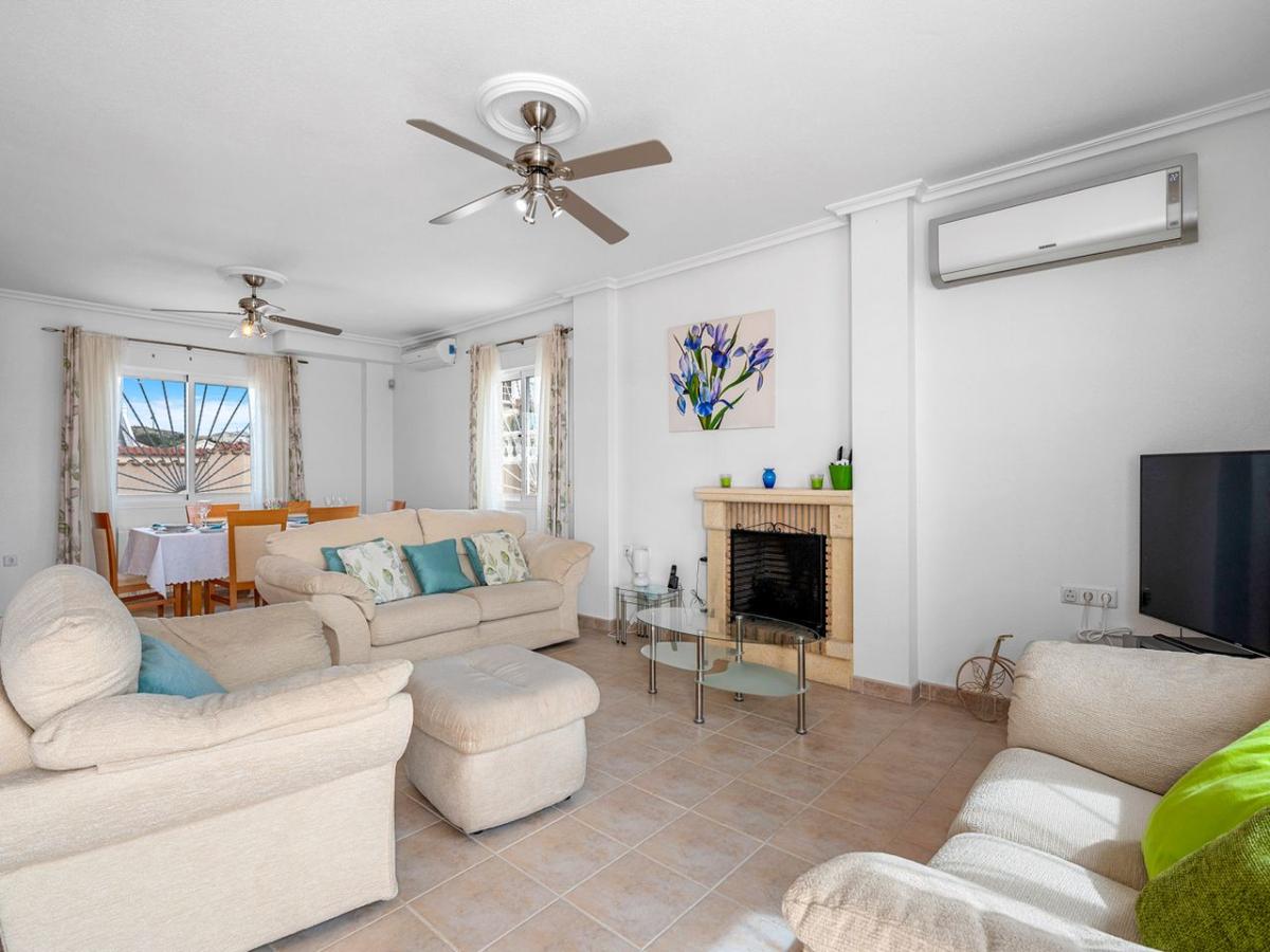 Villa a Rojales, Alicante, Spagna 3 camere da letto, 215 mq. N° 149080