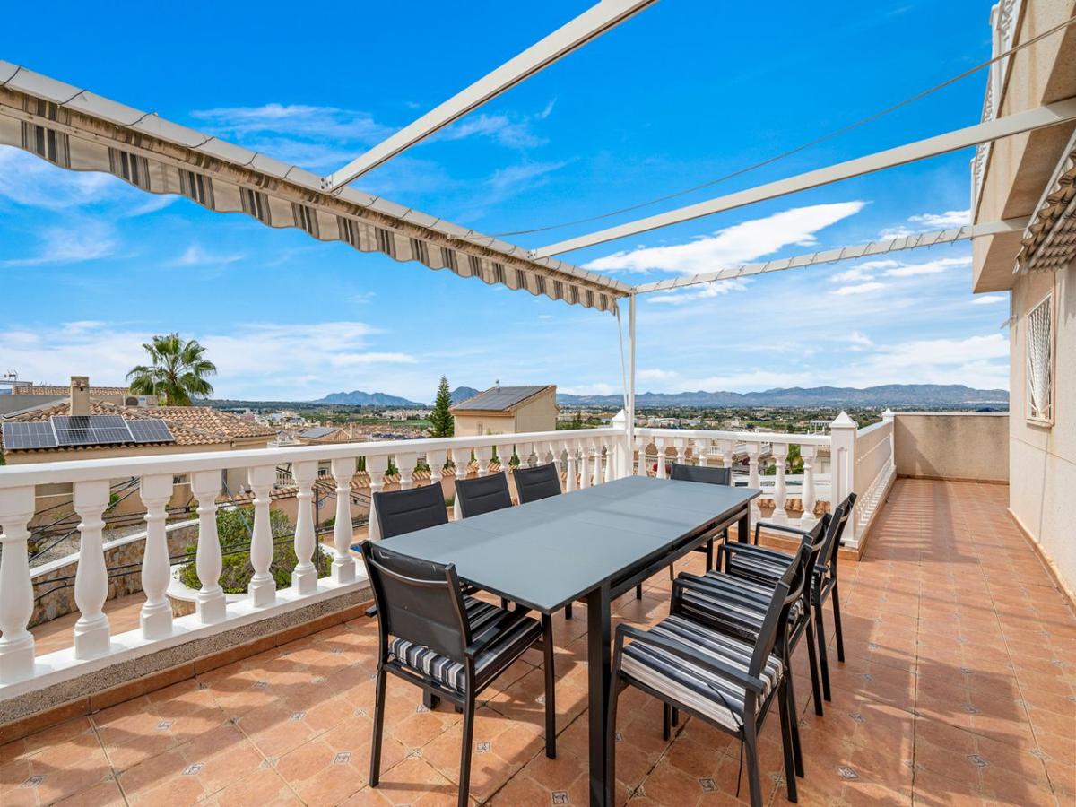 Villa a Rojales, Alicante, Spagna 3 camere da letto, 215 mq. N° 149080