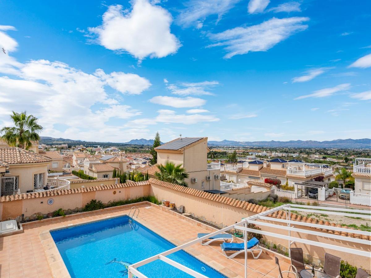 Villa a Rojales, Alicante, Spagna 3 camere da letto, 215 mq. N° 149080