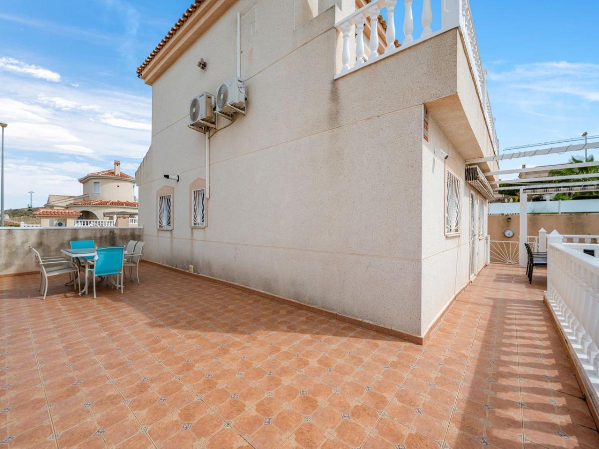Villa a Rojales, Alicante, Spagna 3 camere da letto, 215 mq. N° 149080