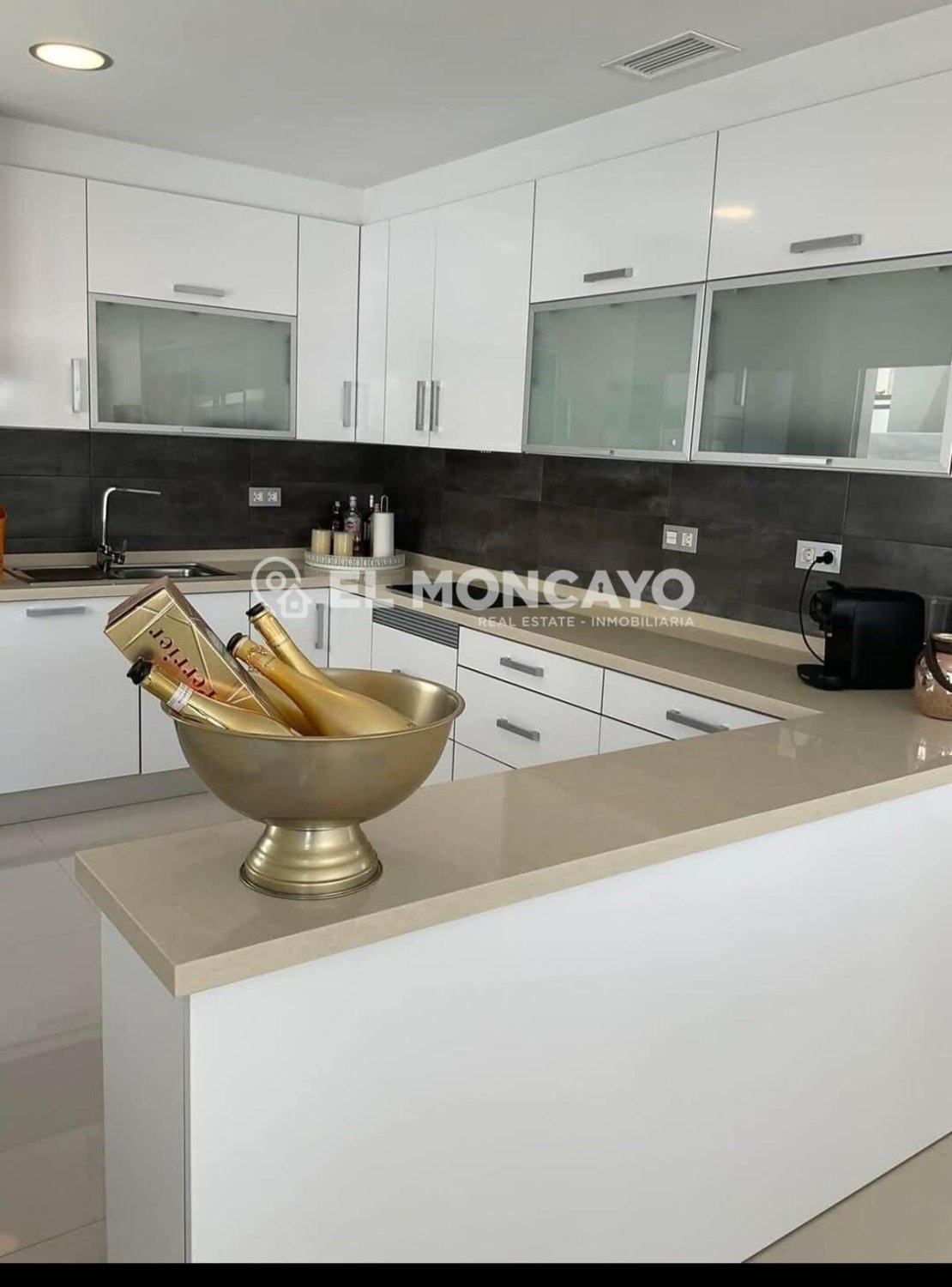 Villa in San Fulgencio, Alicante, Spanien 3 Schlafzimmer, 266 m2 Nr. 149077