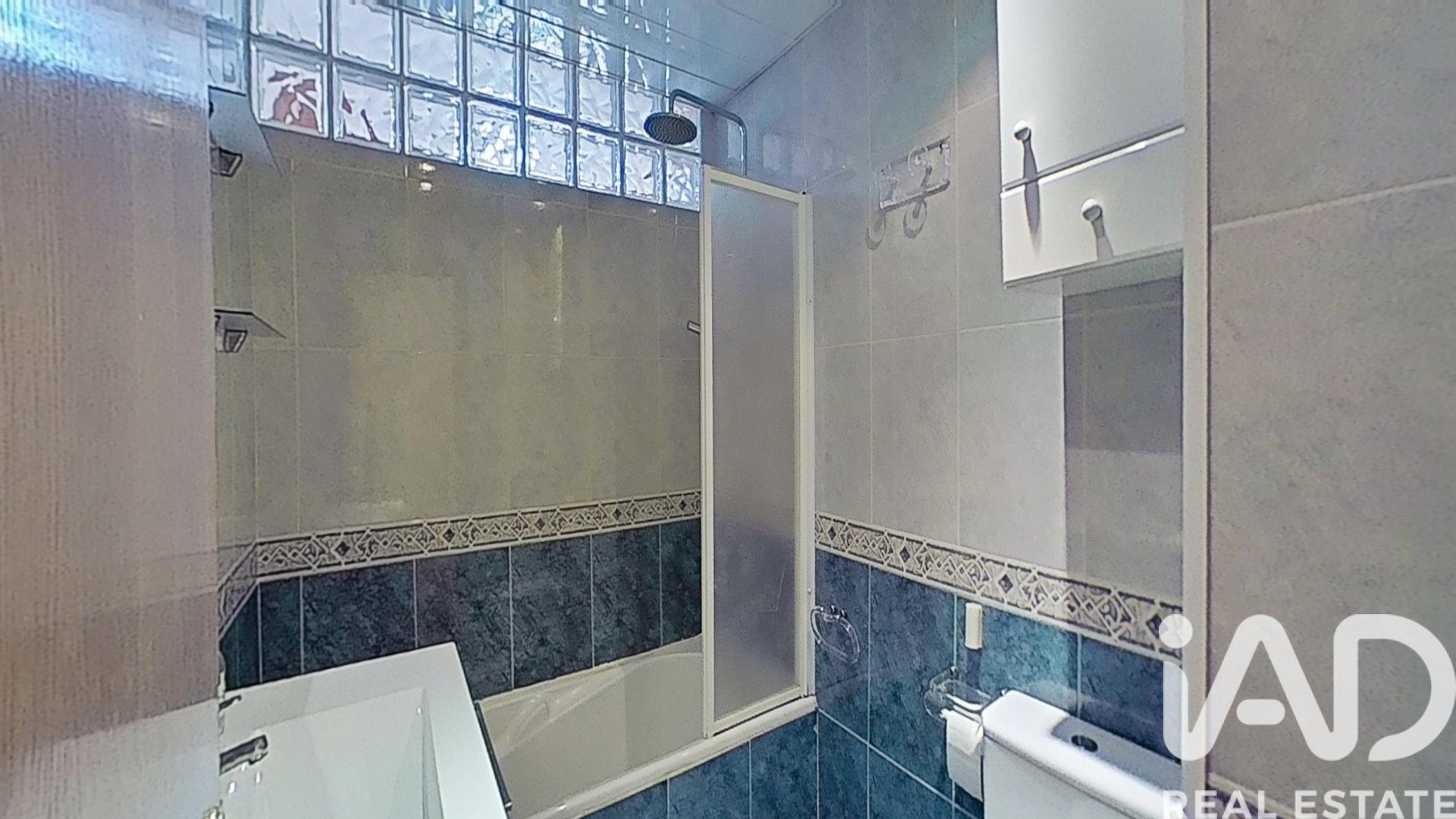 Apartamento en Barcelona, España 3 dormitorios, 85 m2 No. 172197