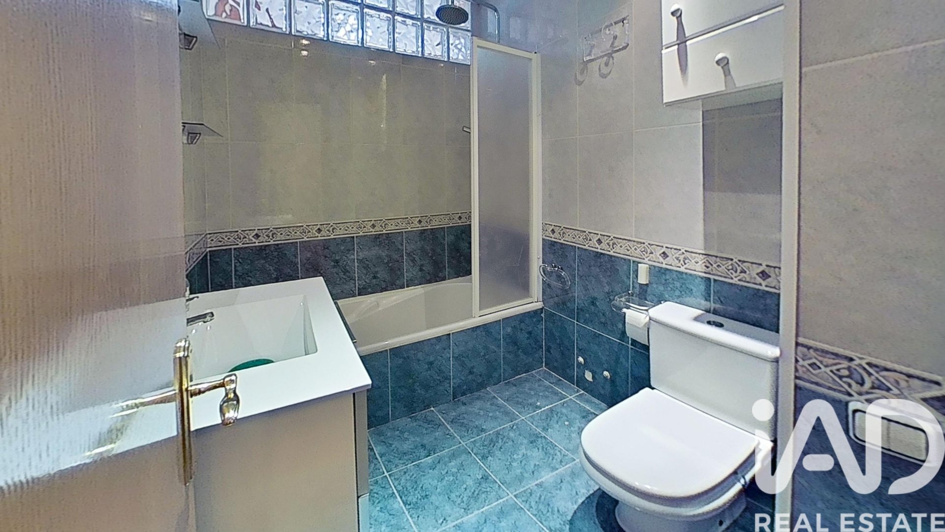 Apartamento en Barcelona, España 3 dormitorios, 85 m2 No. 172197