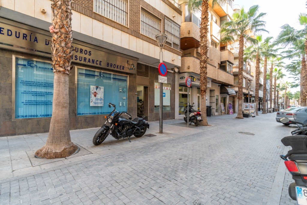 Huoneisto Torrevieja, Alicante, Espanja 3 makuuhuonetta, 135 m2 No. 145320
