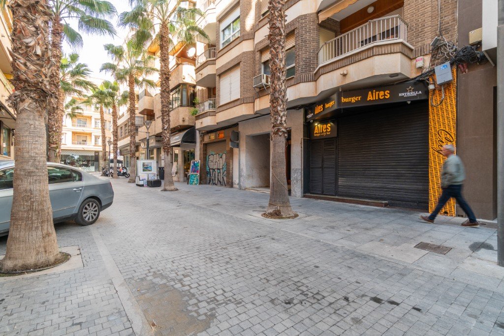 Huoneisto Torrevieja, Alicante, Espanja 3 makuuhuonetta, 135 m2 No. 145320