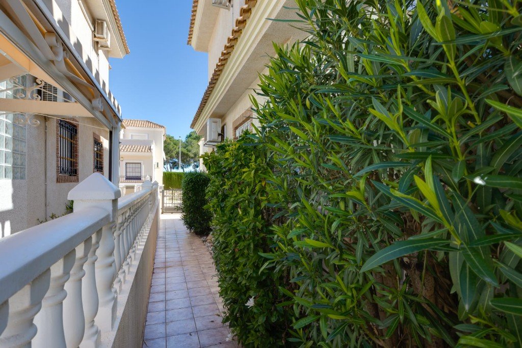 Villa i Alicante, Spanien 3 sovrum, 135 kvm. Nr. 145319