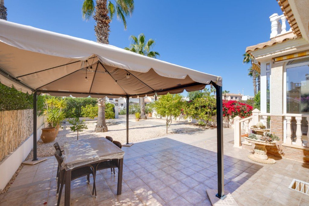 Villa i Alicante, Spanien 3 sovrum, 135 kvm. Nr. 145319