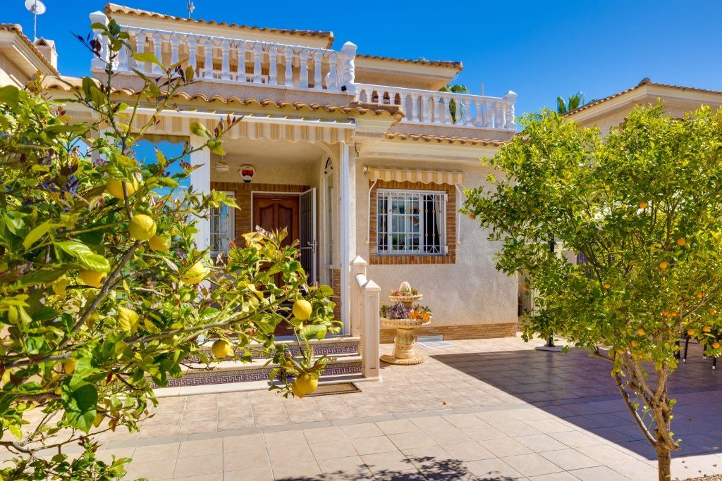 Villa i Alicante, Spanien 3 sovrum, 135 kvm. Nr. 145319