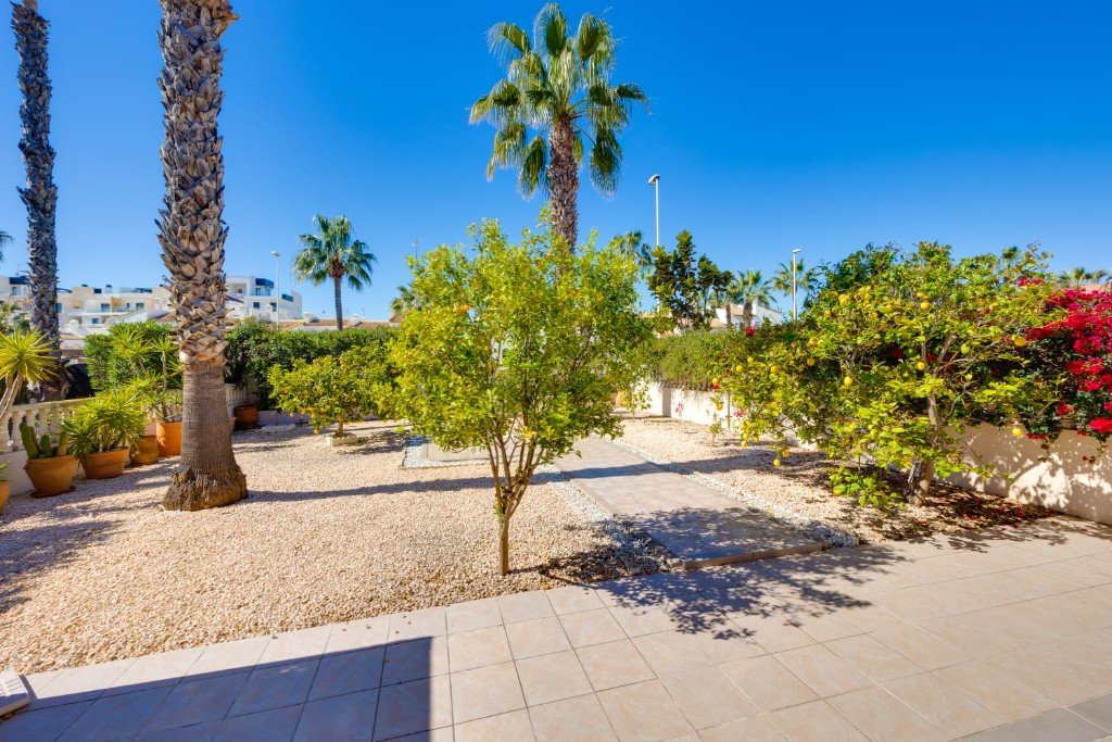 Villa i Alicante, Spanien 3 sovrum, 135 kvm. Nr. 145319