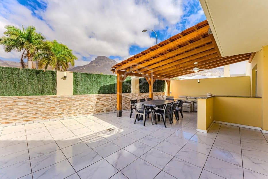 Gewerbeimmobilien in Adeje, Tenerife, Spanien 730 m2 Nr. 195356