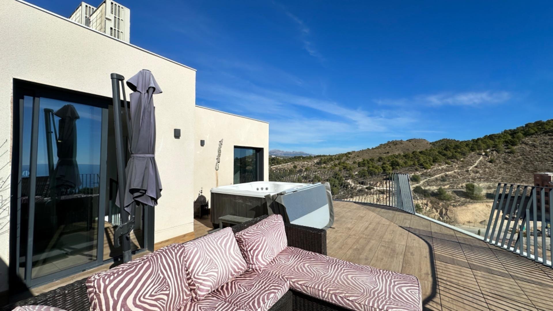 Takvåning i Villajoyosa, Alicante, Spanien 3 sovrum, 155 kvm. Nr. 165133