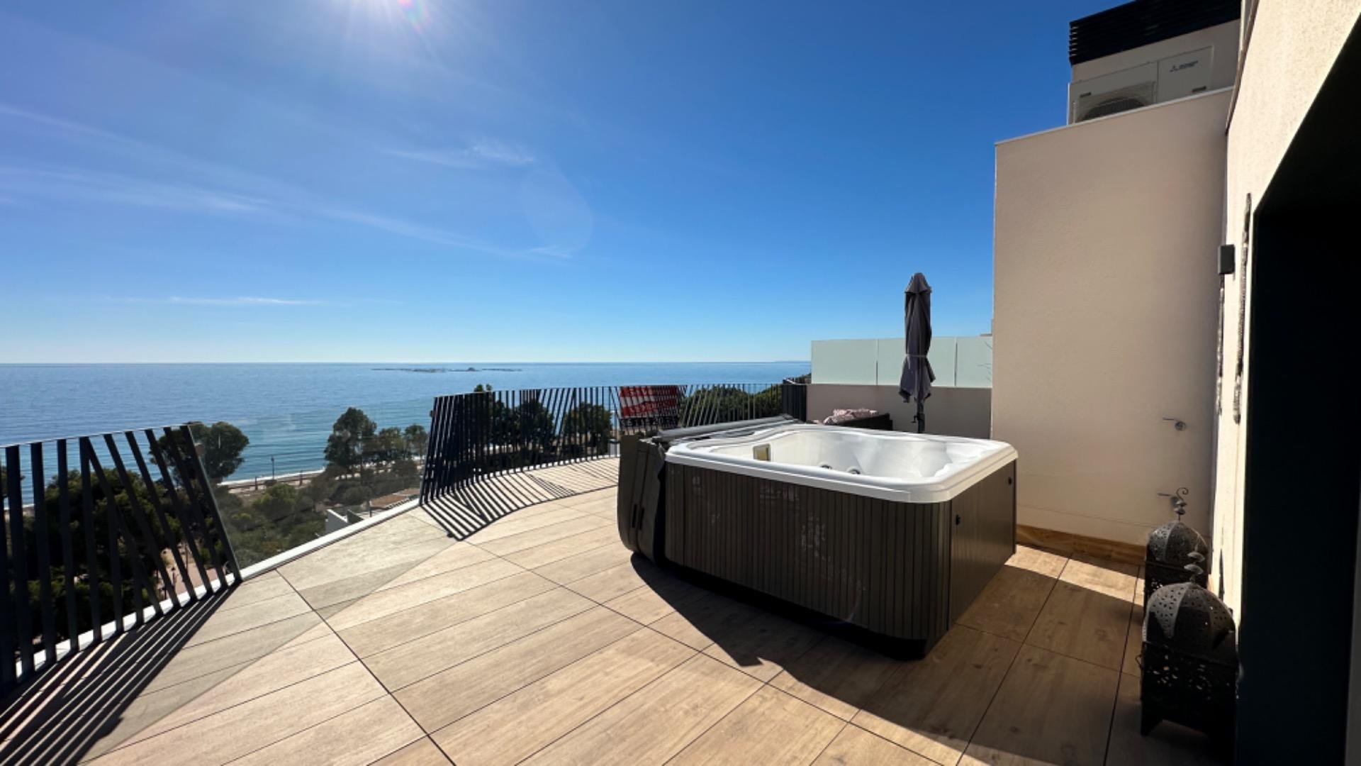 Takvåning i Villajoyosa, Alicante, Spanien 3 sovrum, 155 kvm. Nr. 165133