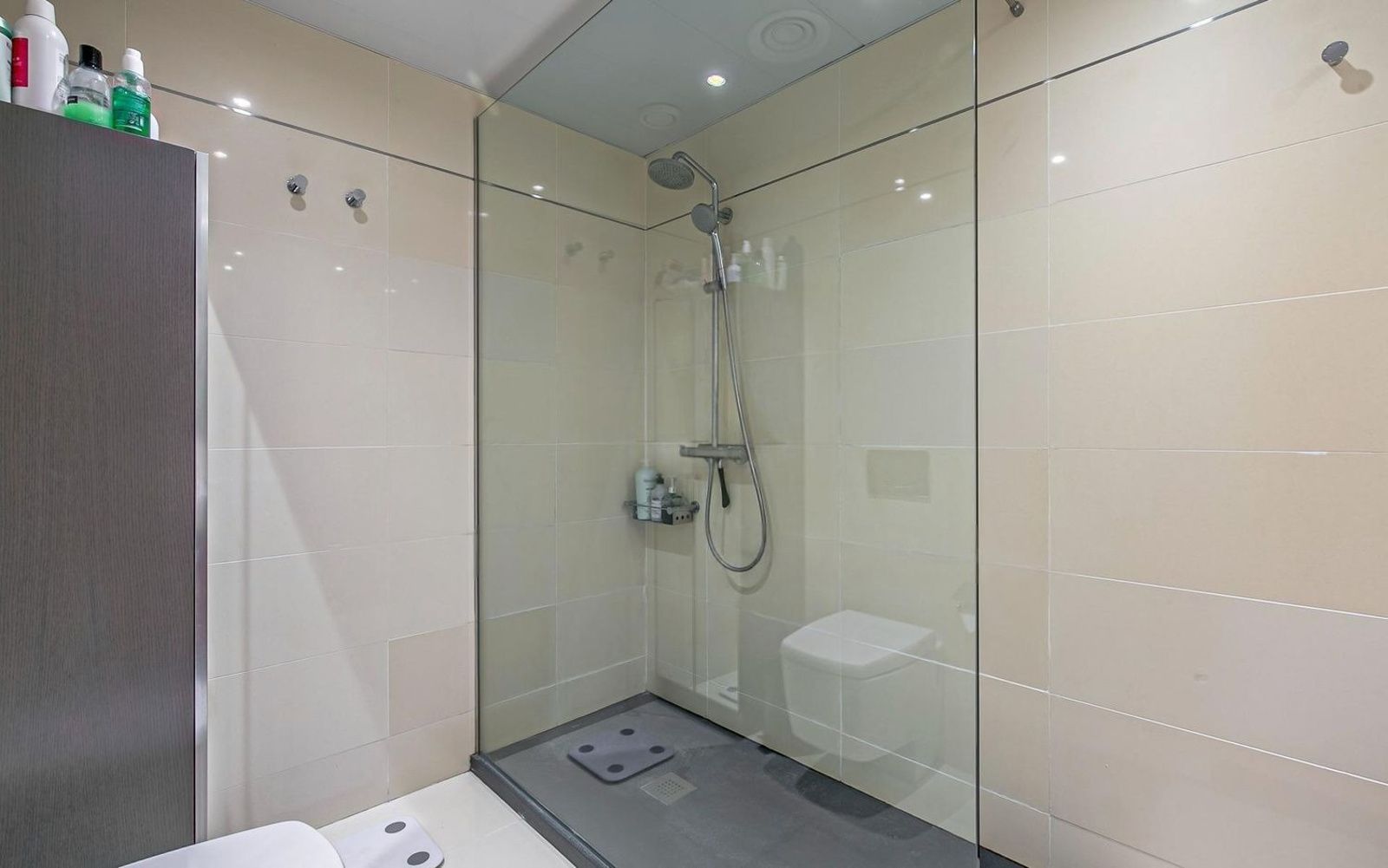 Appartamento a Barcelona, Spagna 3 camere da letto, 170 mq. N° 177348