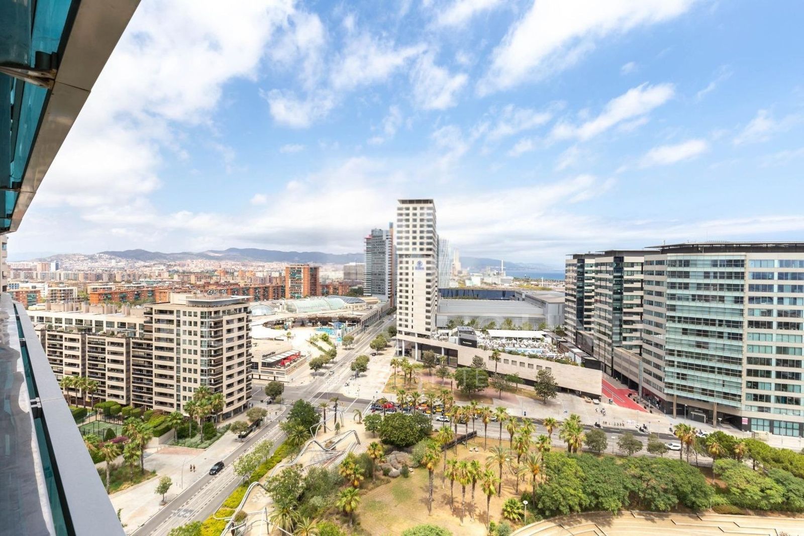 Lägenhet i Barcelona, Spanien 3 sovrum, 100 kvm. Nr. 177349