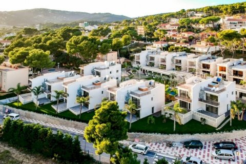 Commercial property in Platja D'aro, Girona, Spain 4000 sq.m. No. 78249