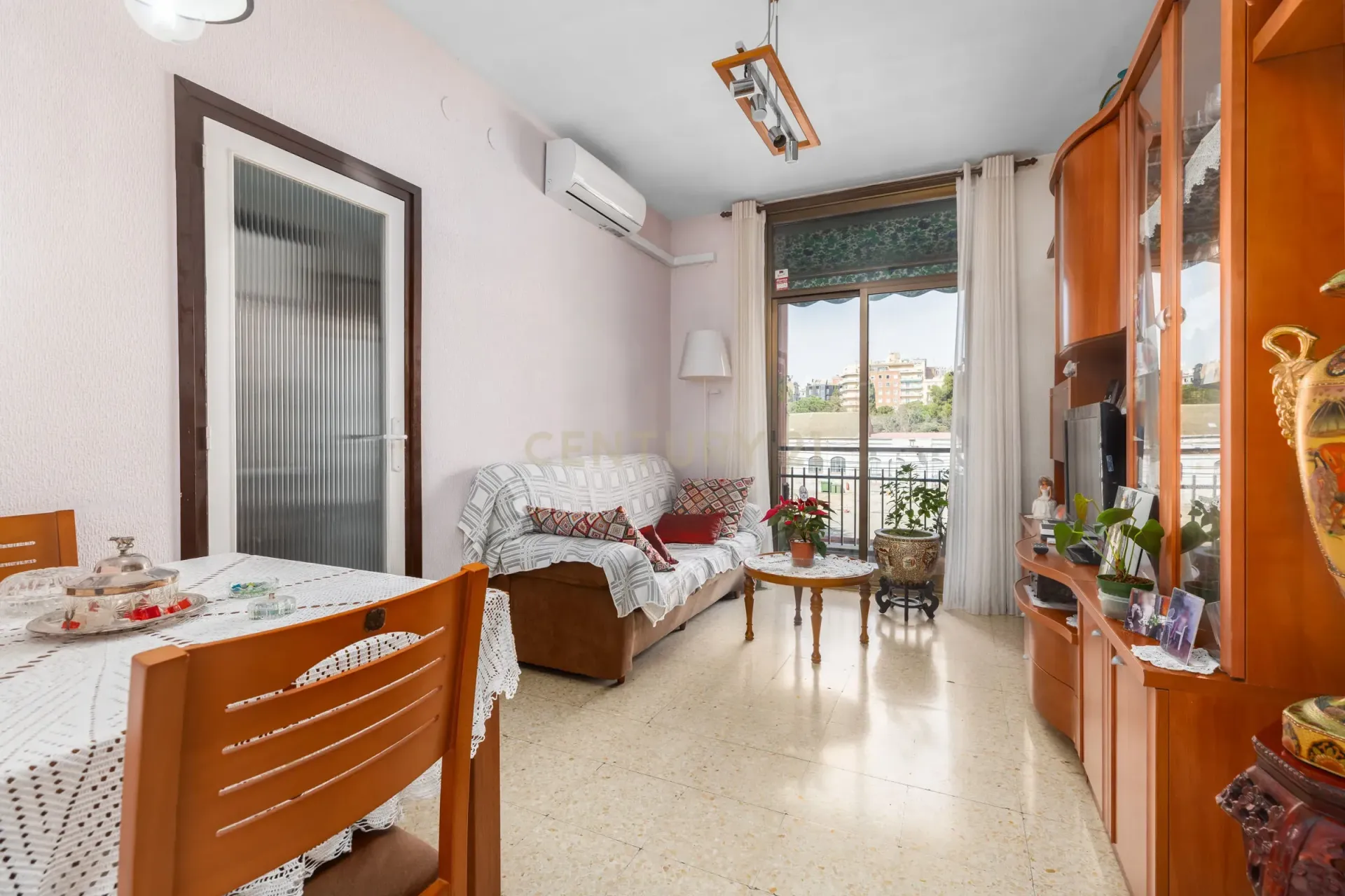 Lägenhet i Barcelona, Spanien 4 sovrum, 73 kvm. Nr. 166922