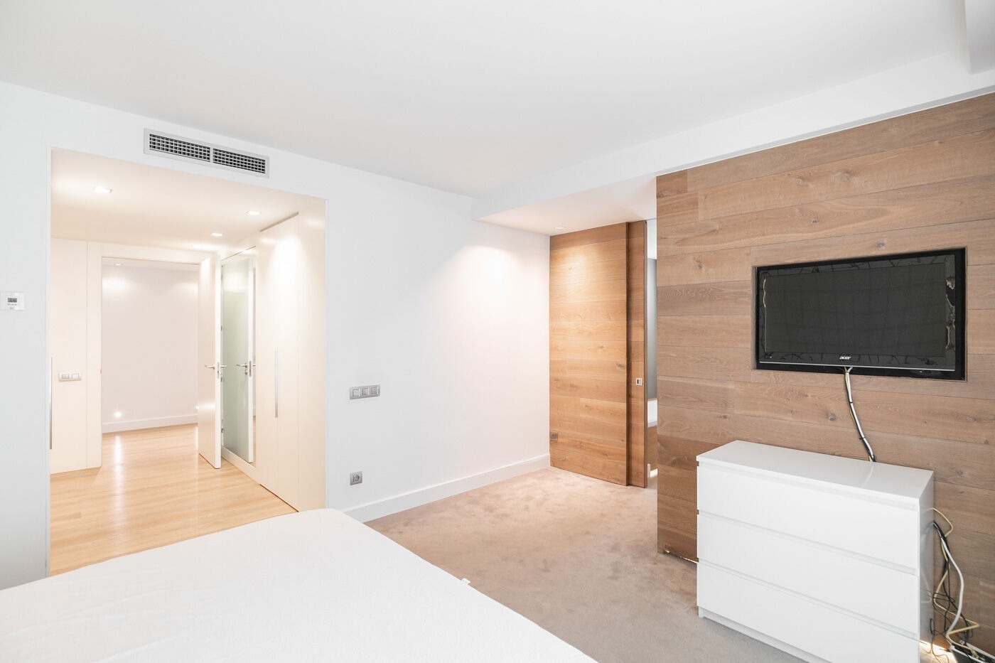 Apartment à Barcelona, Espagne 4 chambres,  No. 141031