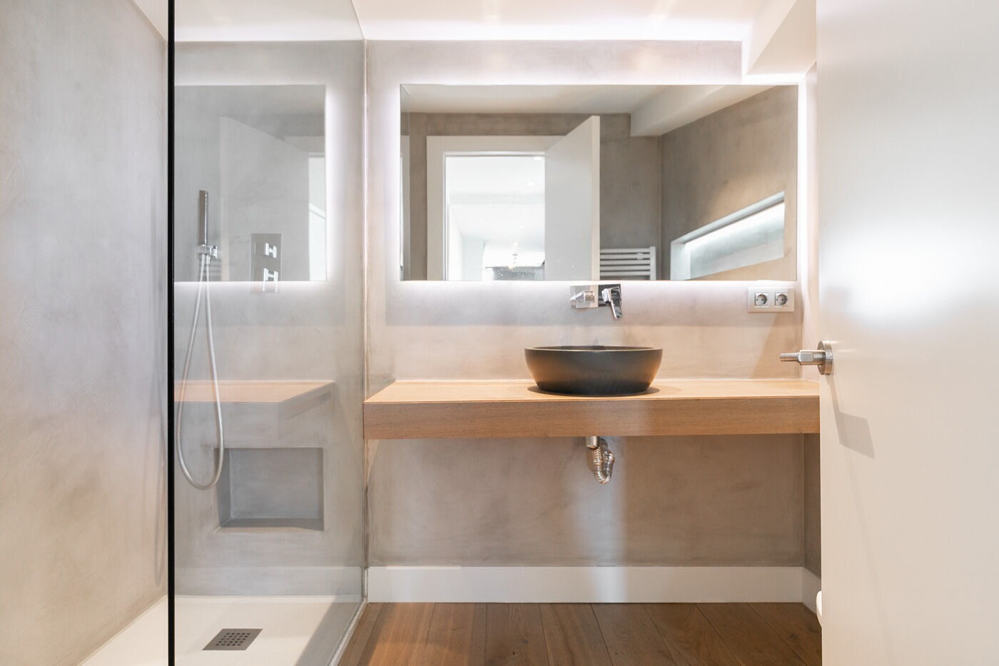 Apartment à Barcelona, Espagne 4 chambres,  No. 141031