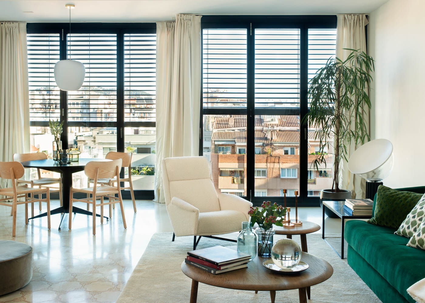 Apartment à Barcelona, Espagne 4 chambres,  No. 141030
